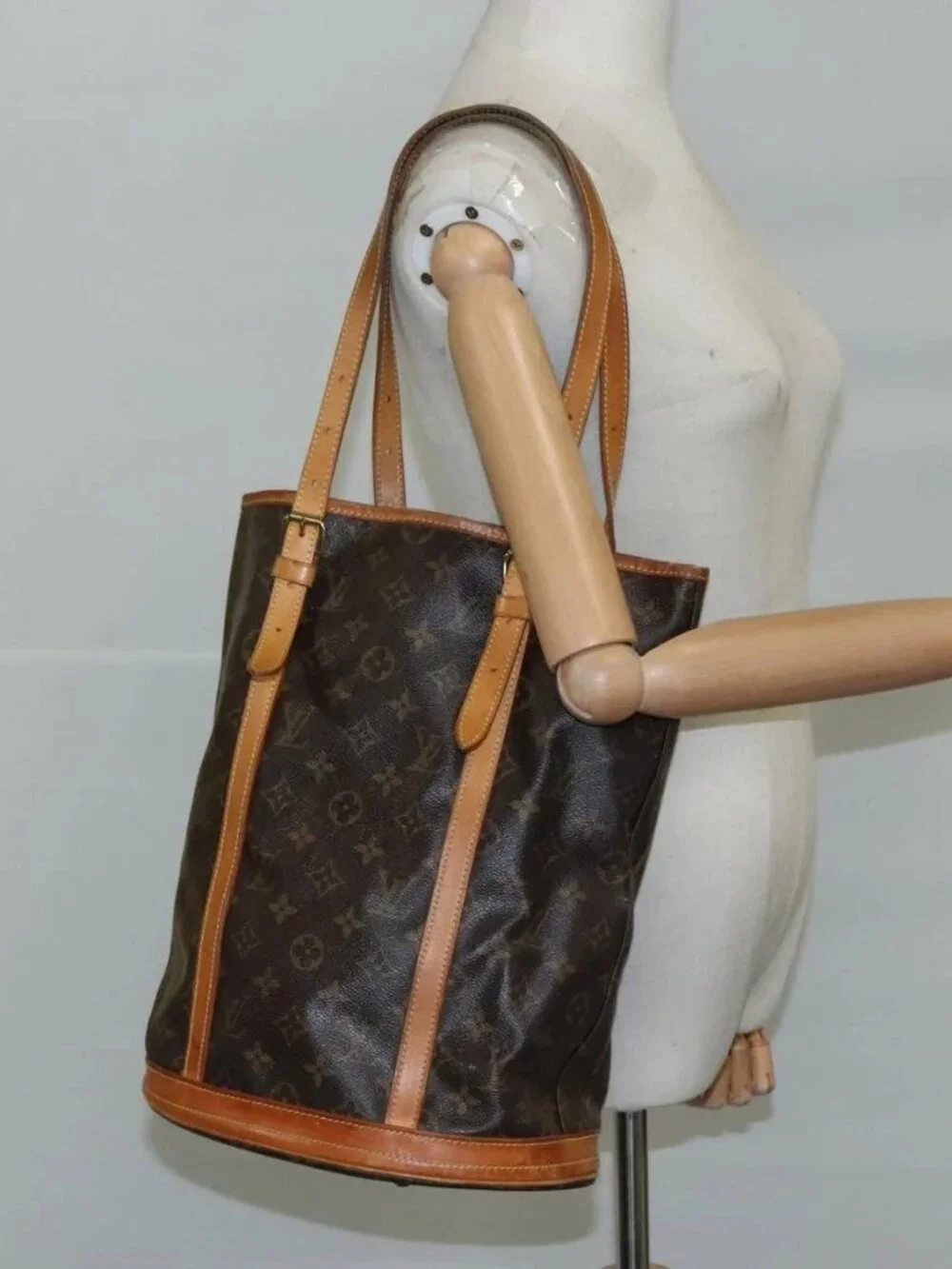 LOUIS VUITTON Monogram Bucket GM Shoulder Bag M42236 LV Auth